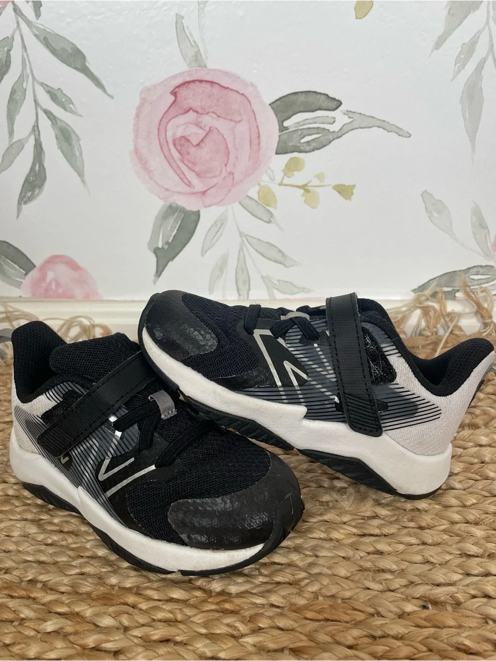 New Balance Kids Black and White Velcro Sneakers Athletic Sporty Casual